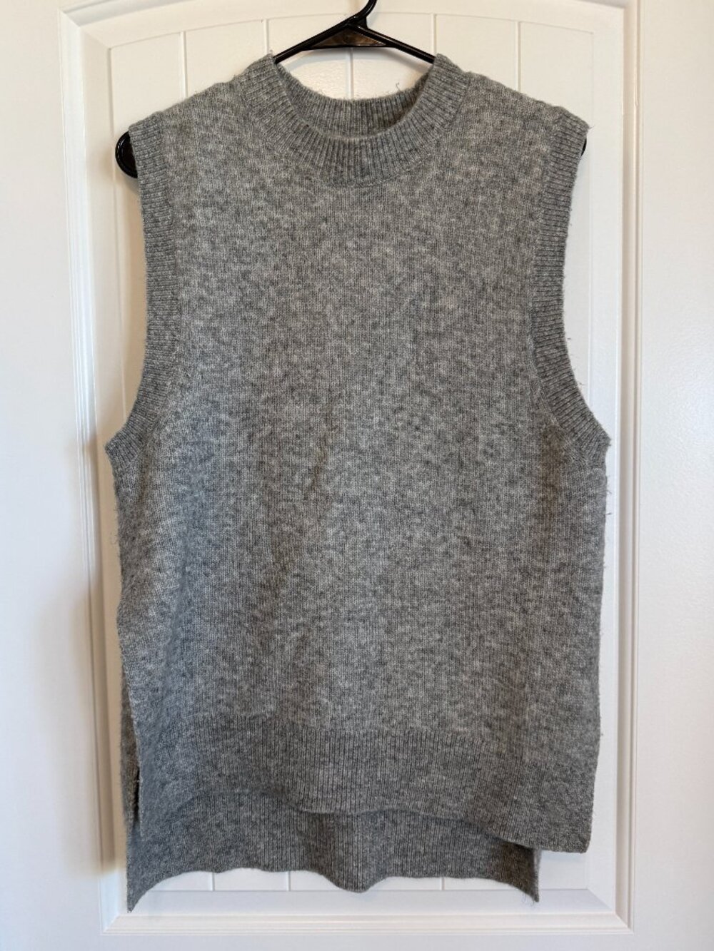 H&M Grey heathered knit sweater vest. Size XS